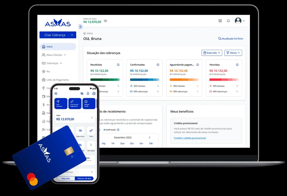 Computador e celular exibem telas do Asaas, próximo ao Cartão Asaas, confeccionado na cor azul escura.